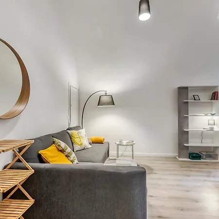 Daire Casa Di Lilo Historic Center Flat Sleeps 4 With Ac - Happy